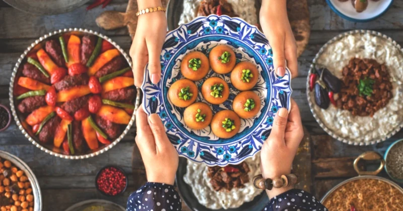 Ramazan'ın 15. Günü İçin İftar Menü Önerileri: Perde Pilavı ve Kağıt Kebabıyla Eşsiz Bir Lezzet Deneyimi!